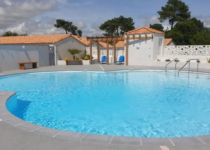 Maison Avec Piscine, Proche - - Fr-1-22-383