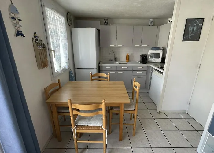 Ferienhaus Maison Avec Piscine, Proche - - Fr-1-22-383 *